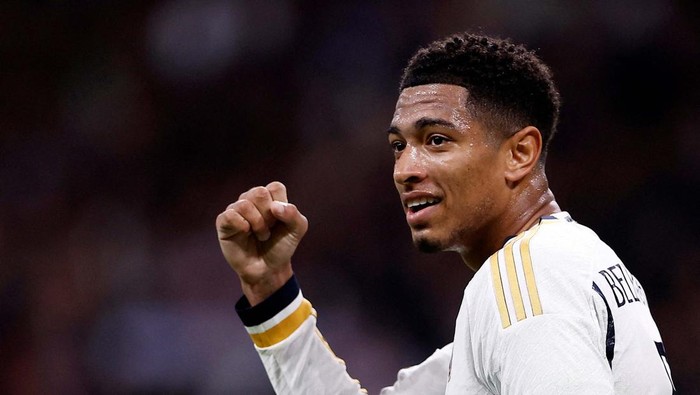 Soccer Football - Champions League - Group C - Real Madrid v Napoli - Santiago Bernabeu, Madrid, Spain - November 29, 2023
Real Madrid's Nico Paz celebrates scoring their third goal with teammates REUTERS/Juan Medina