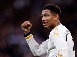 Madrid vs Napoli berlangsung di Stadion Santiago Bernabeu pada matchday kelima Grup C Liga Champions, Kamis (30/11/2023). Napoli mampu unggul dulu di menit ke-9 lewat Giovanni Simeone. El Real langsung mampu menyamakan kedudukan melalui Rodrygo di menit ke-11. Mereka kemudian balik memimpin dari gol Jude Bellingham di menit ke-22. 