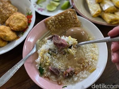 Sueger! Soto Bu Harini di Pasar Gede Solo yang Legendaris
