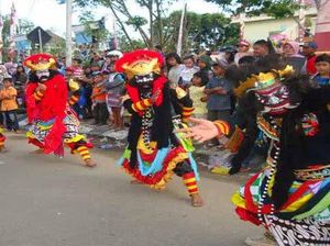 Tarian Jaranan Buto Banyuwangi dan Makna di Balik Penampilannya Tarian Jaranan Buto Banyuwangi dan Makna di Balik Penampilannya