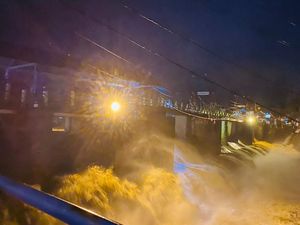 Status Bendung Katulampa Turun Jadi Siaga 4, Ketinggian Ciliwung 80 CM Status Bendung Katulampa Turun Jadi Siaga 4, Ketinggian Ciliwung 80 CM