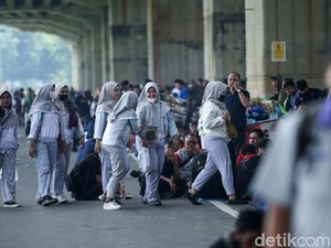 Menaker Buka-bukaan Progres Perhitungan Upah Minimum 2025 Menaker Buka-bukaan Progres Perhitungan Upah Minimum 2025