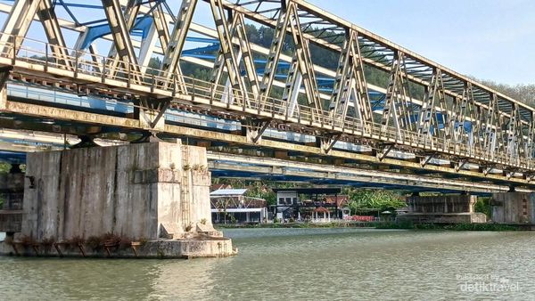 Seru Juga Healing Naik Kapal Telusur Kali Serayu, Cobain Deh!