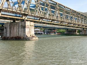 Seru Juga Healing Naik Kapal Telusur Kali Serayu, Cobain Deh!
