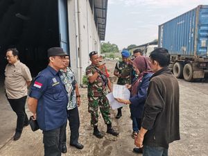 Aparat Gerebek Pabrik Pengubah Minyak Jelantah Jadi Jernih di Bogor Aparat Gerebek Pabrik Pengubah Minyak Jelantah Jadi Jernih di Bogor