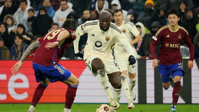 Soccer Football - Europa League - Group G - Servette v AS Roma - Stade de Geneve, Geneva, Switzerland - November 30, 2023 AS Romas Romelu Lukaku in action REUTERS/Denis Balibouse