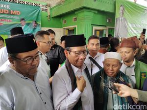Mahfud Md di PPP Lebak: Jangan Terlalu Hiraukan Survei Mahfud Md di PPP Lebak: Jangan Terlalu Hiraukan Survei