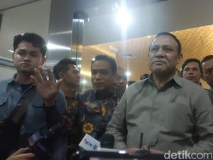 Firli Jawab Isu Jokowi Minta Setop Kasus e-KTP: Pimpinan Dapat Intervensi Firli Jawab Isu Jokowi Minta Setop Kasus e-KTP: Pimpinan Dapat Intervensi