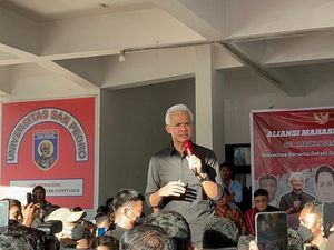 Ganjar Ajak Mahasiswa Gabung Politik: Demo Saja Tak Selesaikan Masalah