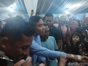 Gibran Sapa Warga di Penjaringan Jakut: Susunya Dibagikan Segera Gibran Sapa Warga di Penjaringan Jakut: Susunya Dibagikan Segera