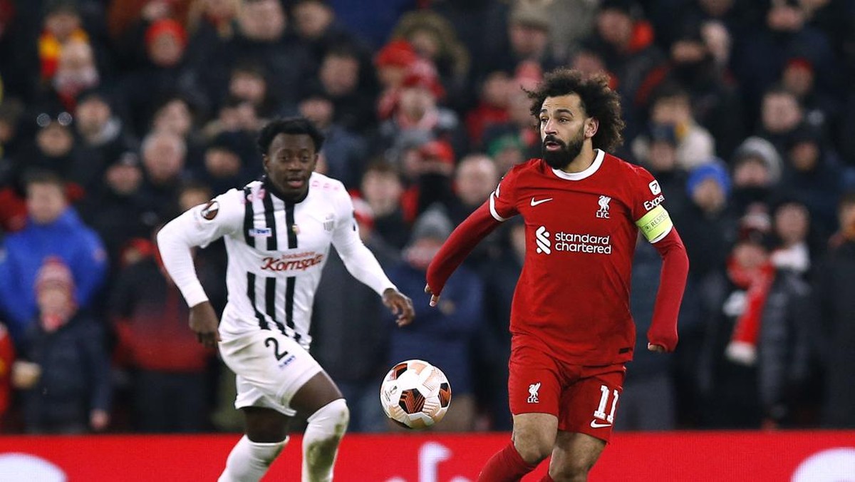 Jersey Mo Salah diburu pemain LASK (Action Images via Reuters/CRAIG BROUGH)