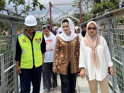 Langkah Nyata Legislator Gerindra Novita Wijayanti Inisiasi Jembatan Gantung