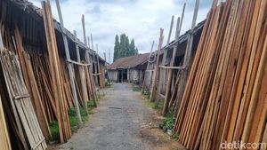 Pasar Kayu Muntilan Kini Jadi Destinasi Wisata Karena Gadis Kretek