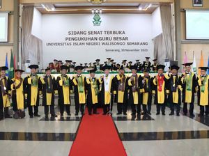 UIN Walisongo Kukuhkan 15 Guru Besar Serentak, Kini Punya 39 Profesor UIN Walisongo Kukuhkan 15 Guru Besar Serentak, Kini Punya 39 Profesor