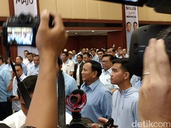 Prabowo-Gibran Hadiri Rakornas TKN, Disambut Riuh Hadirin