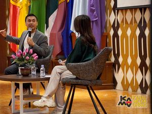 Pesan Raditya Dika ke Mahasiswa: Ekspresikan Kegelisahan lewat Karya Pesan Raditya Dika ke Mahasiswa: Ekspresikan Kegelisahan lewat Karya