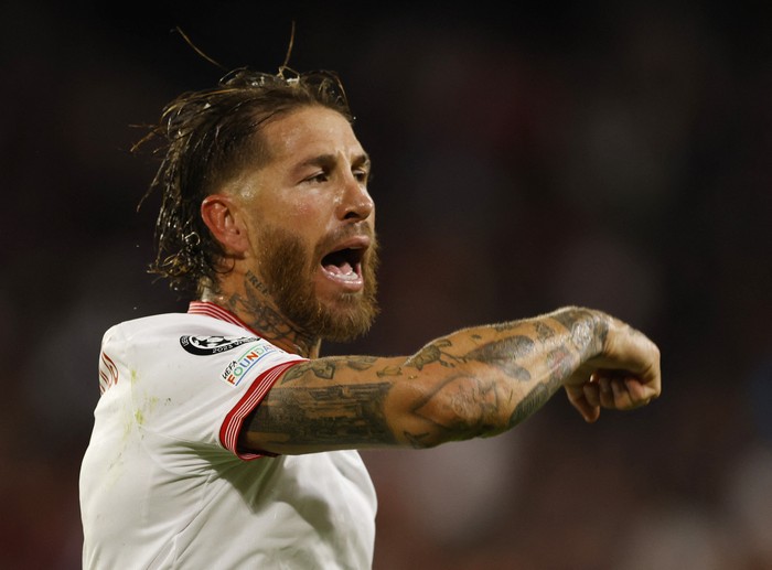 Soccer Football - Champions League - Group B - Sevilla v PSV Eindhoven - Estadio Ramon Sanchez Pizjuan, Seville, Spain - November 29, 2023 Sevilla's Sergio Ramos celebrates scoring their first goal REUTERS/Marcelo Del Pozo