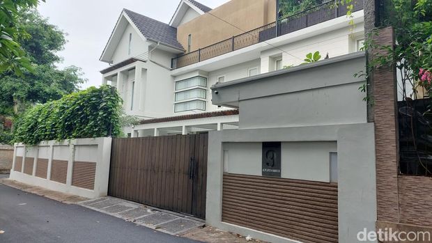 Suasana Rumah BCL/Almadinah Putri Brilian