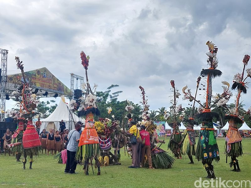 Tarian Kepala Panjang dari Keroom, Papua