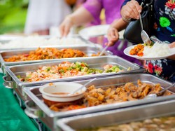 Biskuit hingga Nugget, Makanan Terburuk di Acara Pernikahan