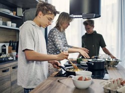 5 Tips Memasak yang Keliru Ini Sebaiknya Tak Dilakukan Lagi