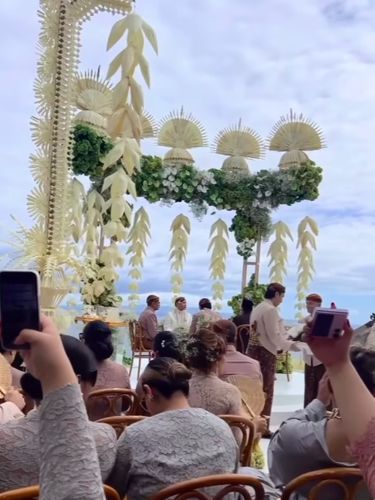Alhamdulillah Sah, Ini 7 Potret Pernikahan BCL dan Tiko Aryawardhana di Bali