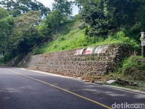 Duh! Spanduk Caleg Hiasi TPT Longsor Cugenang Cianjur