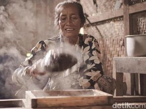 Mbah Ponirah, Sosok di Balik Lestarinya Dawet Sambal Kulon Progo Mbah Ponirah, Sosok di Balik Lestarinya Dawet Sambal Kulon Progo