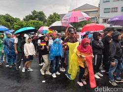 Meriahkan Final Piala Dunia U-17, Suporter Lokal Kenakan Jersei Jerman-Prancis