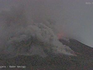 BNPB: Aktivitas Gunung Merapi Tinggi, Berpotensi Guguran Awan Panas