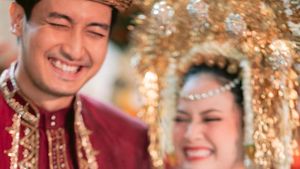 7 Foto Hanggini Menikah dengan Mantan Setelah CLBK, Cantik Dengan Adat Minang