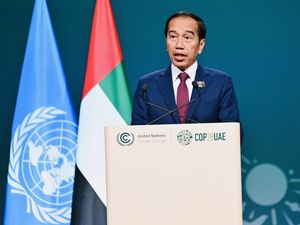 Jokowi: Indonesia Kerja Keras Capai Nol Emisi Karbon 2060 Jokowi: Indonesia Kerja Keras Capai Nol Emisi Karbon 2060