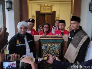 Silaturahmi ke Ulama di Tuban, Kaesang Dititipi Kiswah untuk Jokowi