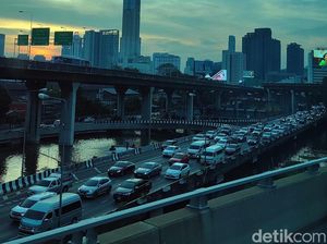 Lalu Lintas Bangkok Macet Kayak Jakarta, tapi Udaranya Tetap Bersih