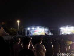 Massa Munajat 212 Salat Tahajud Berjamaah di Monas