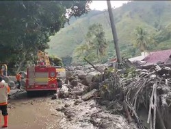 Warga Korban Banjir Bandang-Longsor di Humbahas Diungsikan