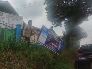 Poster Caleg yang Bertebaran di Pagar Sekolah Diturunkan, Pemilik Dipanggil
