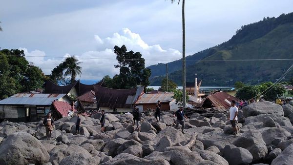 Ngerinya Batu Besar Terbawa Banjir Bandang-Longsor di Humbahas Sumut