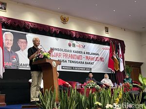 Ganjar Ingatkan Pemegang Kekuasaan Tak Boleh Baper jika Dikritik Ganjar Ingatkan Pemegang Kekuasaan Tak Boleh Baper jika Dikritik