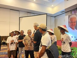 Ganjar: Masa Pinjam KUR Rp 5 Juta Harus Ada Jaminan, Itu Salah Banknya