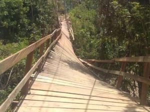 Jembatan Gantung di Koltim Tiba-tiba Putus saat Diperbaiki, 2 Orang Tewas