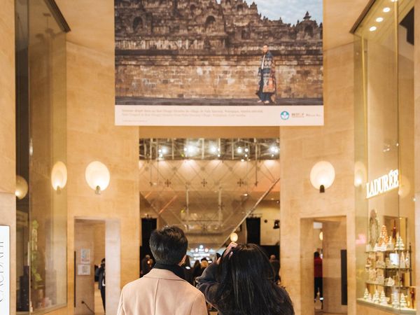 Jepretan Borobudur dan Wastra Nusantara Unjuk Gigi di Museum Louvre