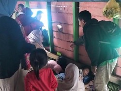 Heboh Ibu Melahirkan Bayi di Kapal Kayu Rute Kendari-Laonti