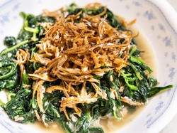 Resep Tumis Bayam dan Teri, Lauk Sederhana yang Segar dan Gurih