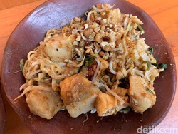 Laris Manis! Tipat Cantok Mie Warung Dot Raih Omzet Rp 50 Juta Sebulan