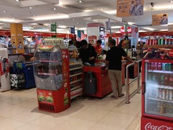 Ada Transmart Full Day Sale, Gerai Cempaka Putih Diserbu Pembeli