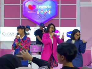 Trioutmusic Hibur Pengunjung Laz Hotel di Lazada Festival 2023 Pop Up Market Jakarta Trioutmusic Hibur Pengunjung Laz Hotel di Lazada Festival 2023 Pop Up Market Jakarta