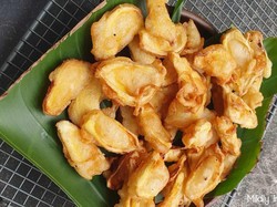 Ada Staples di Dalam Gorengan, Lidah Anak Ini Terluka