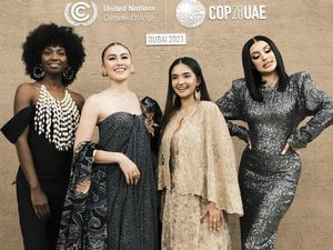 Agnez Mo Nyanyi untuk 34 Pemimpin Dunia di Dubai, Pakai Batik Sarat Filosofi Agnez Mo Nyanyi untuk 34 Pemimpin Dunia di Dubai, Pakai Batik Sarat Filosofi