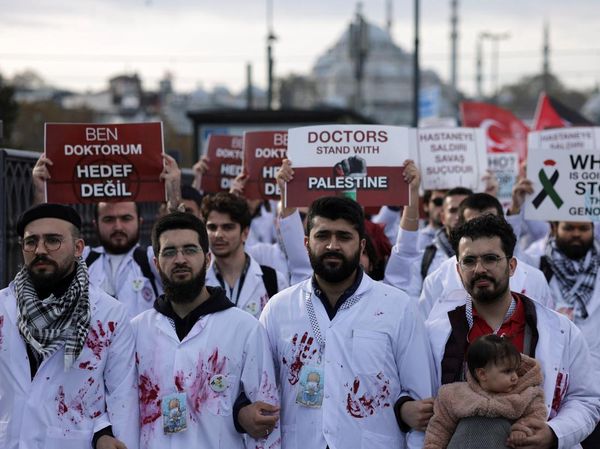 Aksi Solidaritas Dokter di Turki untuk Palestina